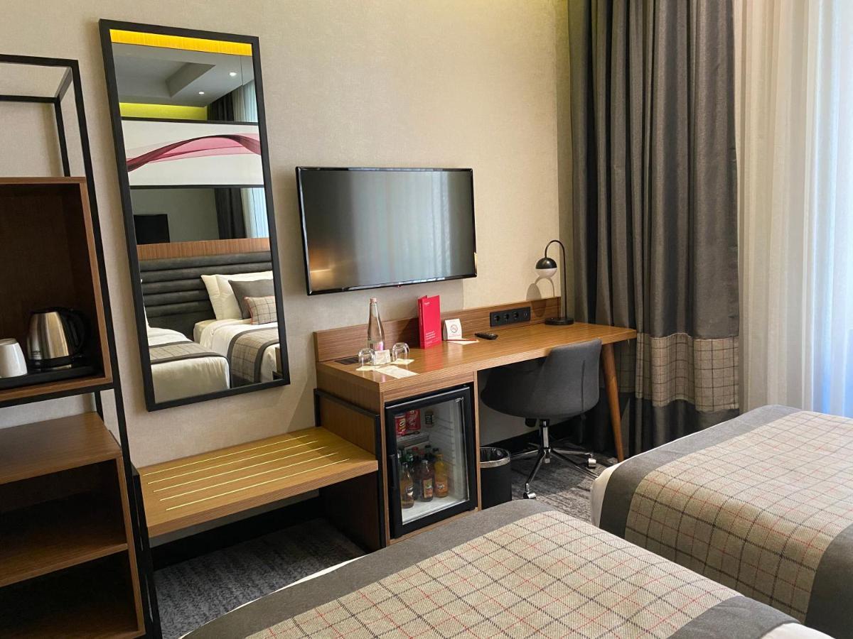 Ramada By Wyndham Budapest City Center Exteriör bild