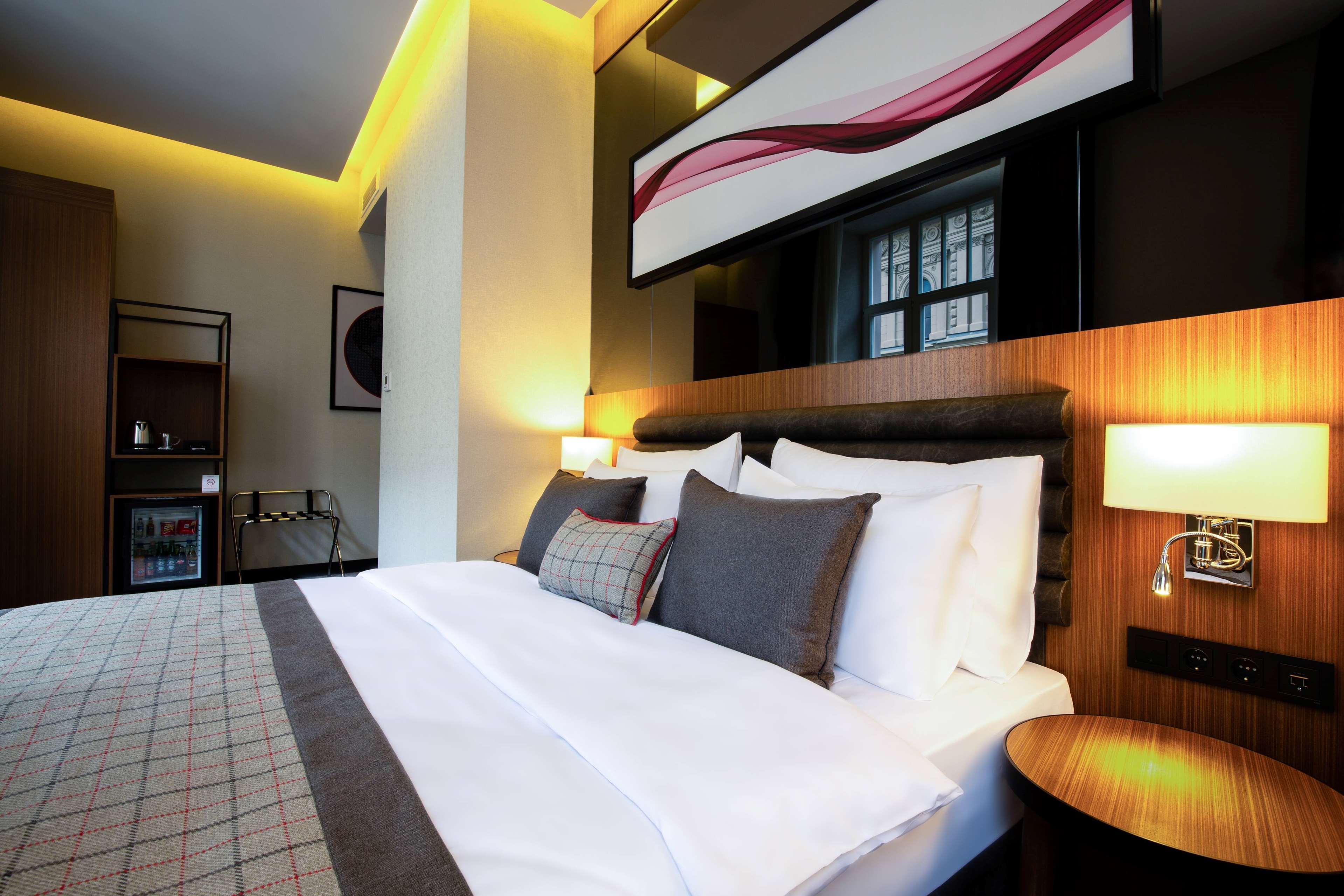 Ramada By Wyndham Budapest City Center Exteriör bild